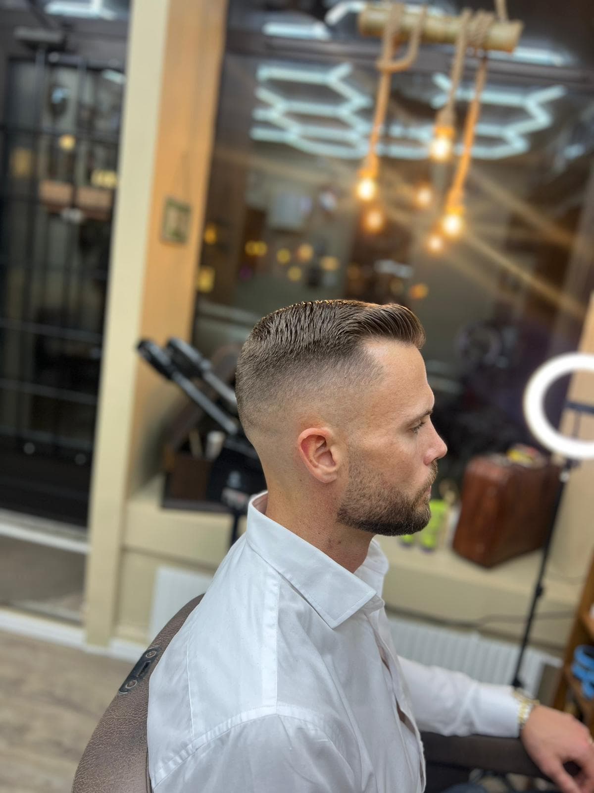 Klippning och skägg hos Raffi's Barbershop (2)