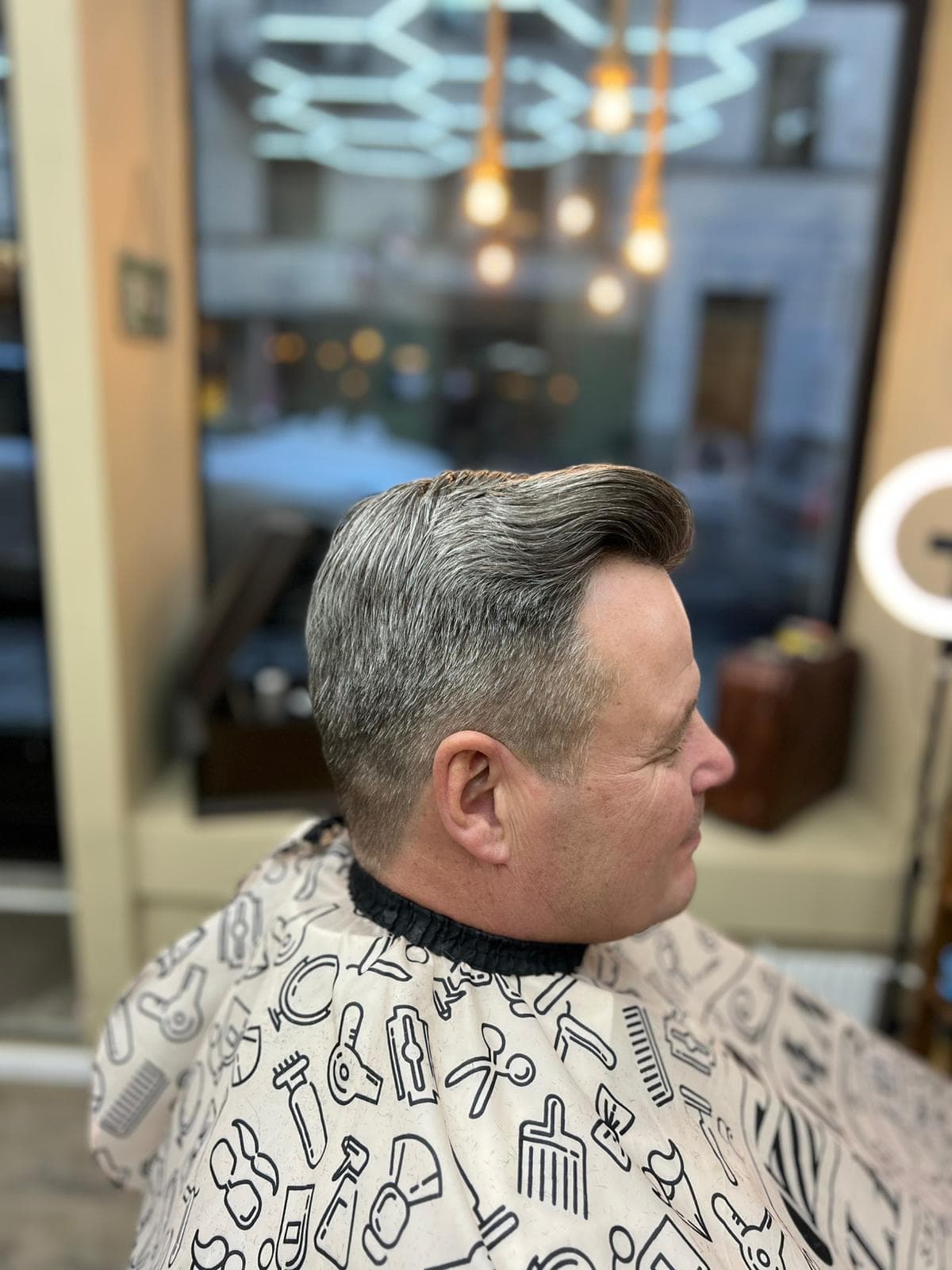 Klippning och skägg hos Raffi's Barbershop (7)